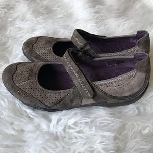 Privo by Clark’s Brown suede‎ Mary Jane shoes